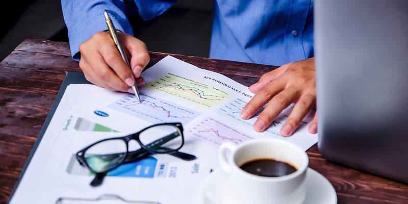 presenting company annual report statement document, papers char Core Business Cashflow